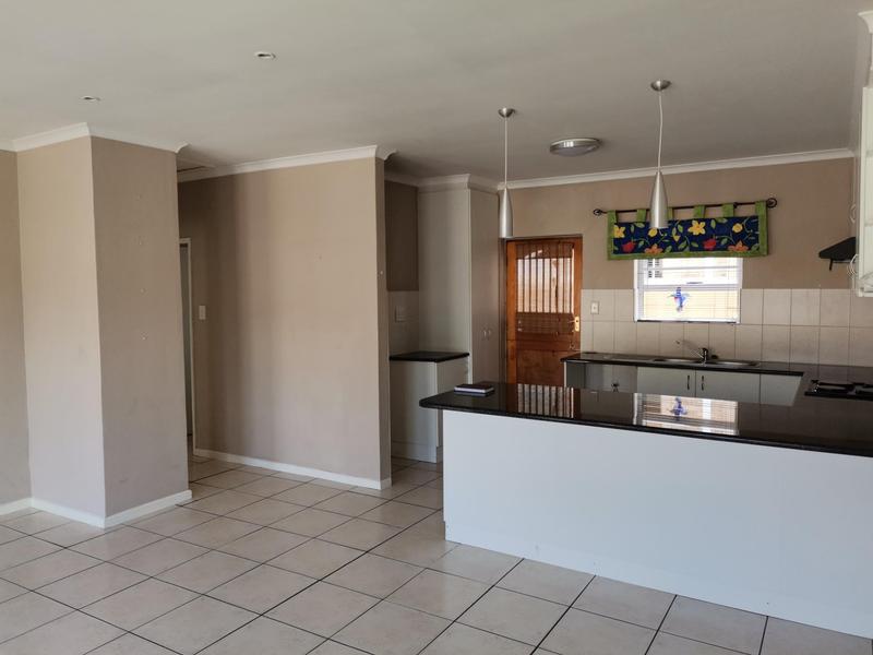 To Let 2 Bedroom Property for Rent in Vredekloof Western Cape